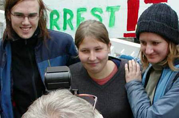 Petter Joelson, right, and Elisa Silvennoinen, middle, just after release on bail Photo: TP